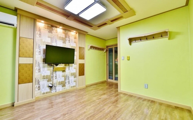 Gyeryongsan Donghaksa Toranga Pension