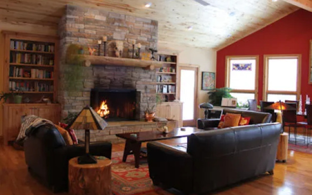 Fox Creek Inn Bed & Breakfast