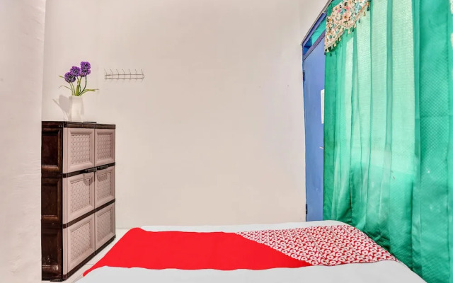 Homestay Jenggolo by Oyo Rooms