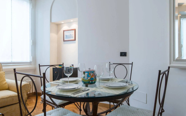 At Home Heart of Milan - Duomo Apartment