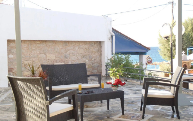 Ilioxenia Studio & Apartments
