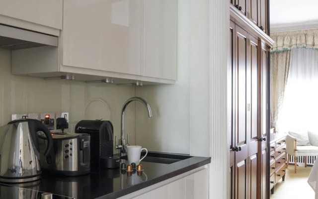 44 Curzon Street Apartments by Mansley