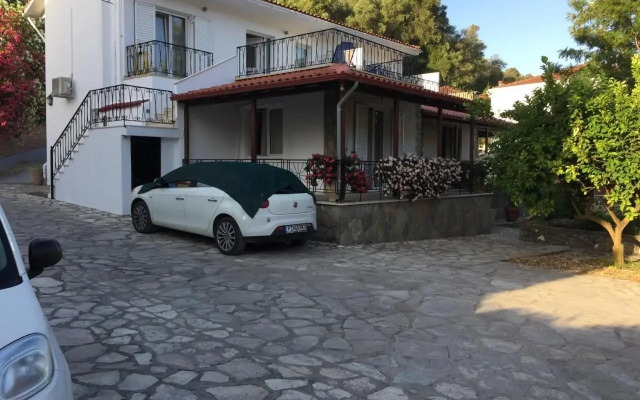 villalithos studio 2