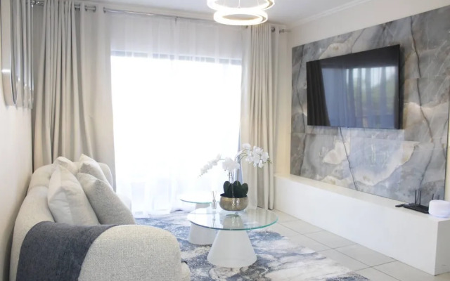 Stunning 2 bed Apartment Near Monte Casino