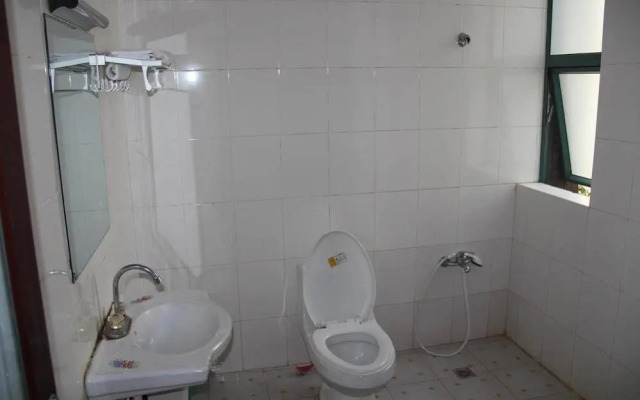 Maiwei Youth Apartment Hotel
