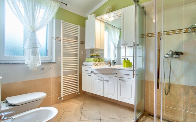 Beautiful Home in Labin With Wifi and 3 Bedrooms