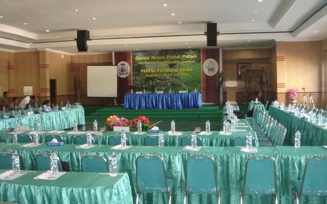 Sylvia Hotel Maumere