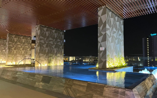 The Emerald Golf View