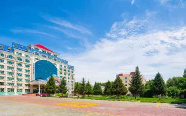 Mystic Lake Grand Hotel