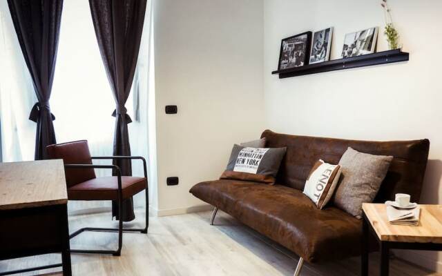 Large Flat/industrial Style/close to Termini