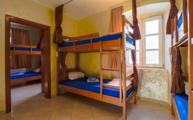 Three-Bedroom Holiday Home in Dobrota