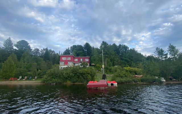 Auberge Lac du Pin Rouge