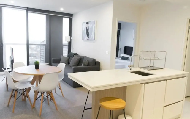 Central 1 Bedroom Apartment Close To CBD And Riverside