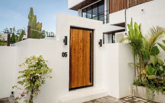 Baliwood Residence Villas by BREIG