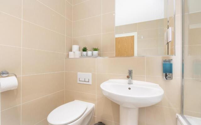 Skyvillion Tower Points - Tower Point Lovely apartment in Enfield London