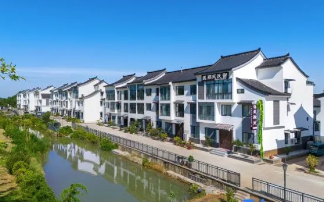 Yixing Sunday · By the Mountains and Rivers · Qiju Chinese-Style Aesthetic Resort Inn — 2-star hotel in Wuxi