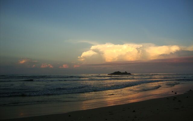 Moragalla Beach Home Guesthouse (Newly opened hotel)