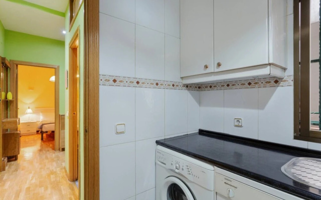 Cosy &modern 2bed Apt Perfectly Located, in Madrid