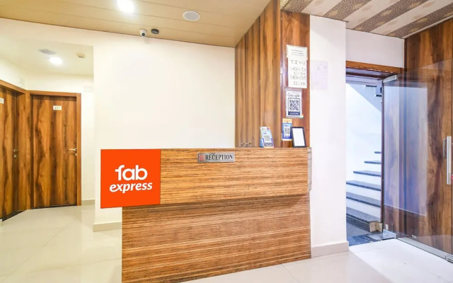 FabHotel The King Palace