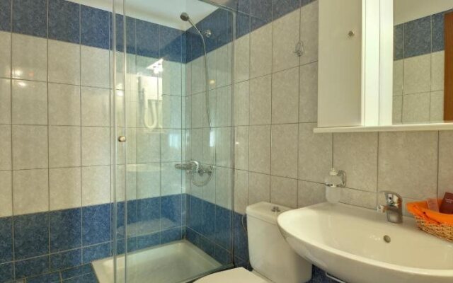 Acrothea Hotel
