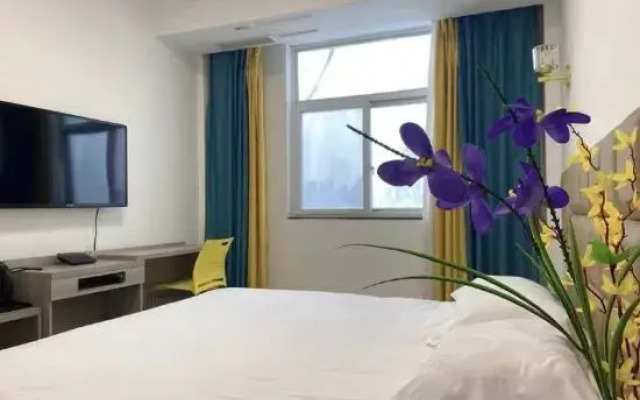 Small Forest House Hotel (Suizhou Wanda Plaza Branch)