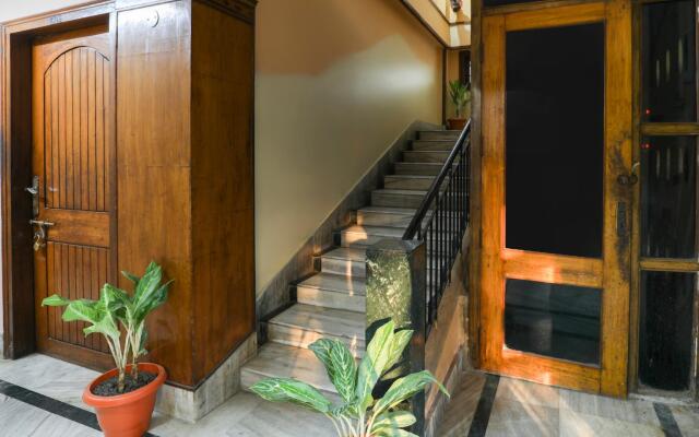 OYO 70029 Super Star Lodge