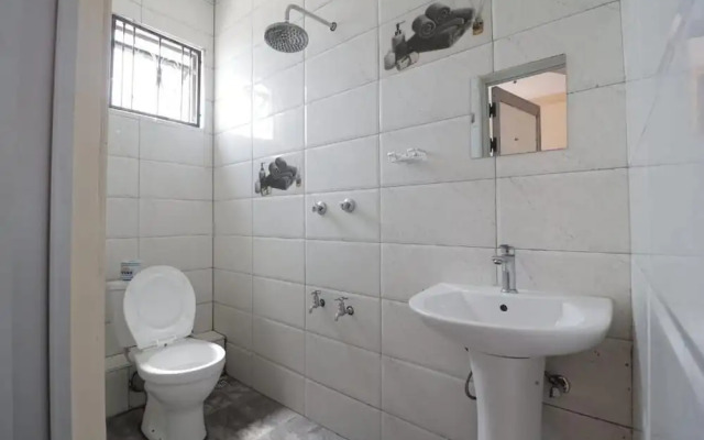 Lux Suites Ganjoni Studio Apartment