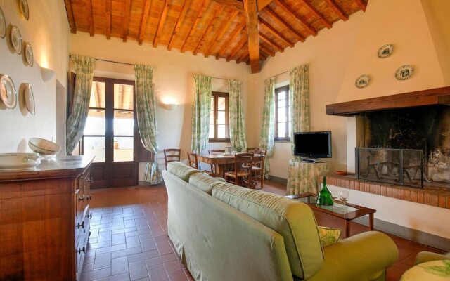 Luxurious Farmhouse in Capannoli With Pool