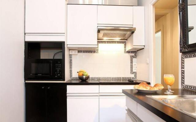 Private Apartments - Eiffel Tower - Champs de Mars