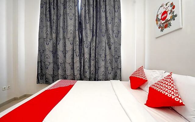 OYO 318 K1 UPN Rungkut Madya