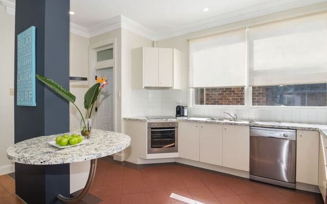 Manly beach apartment footsteps to the sand