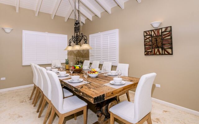 Gorgeous Mansion, Private Pool, Outdoor Kitchen!