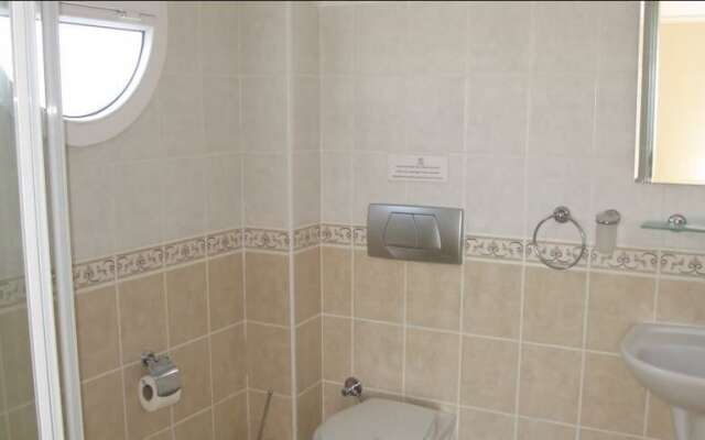 Villa AQ22 by JoyLettings