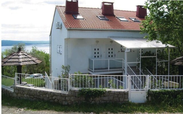 Nice Home in Dramalj With Wifi and 2 Bedrooms