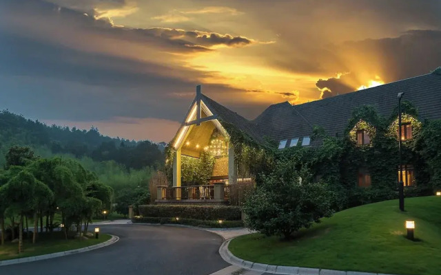 Anji Longwangxi Golf Resort Villa