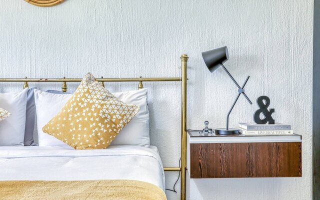 Modern Spanish House-3br-pool-solar-samrand