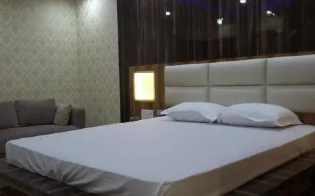 Hotel Crystal International