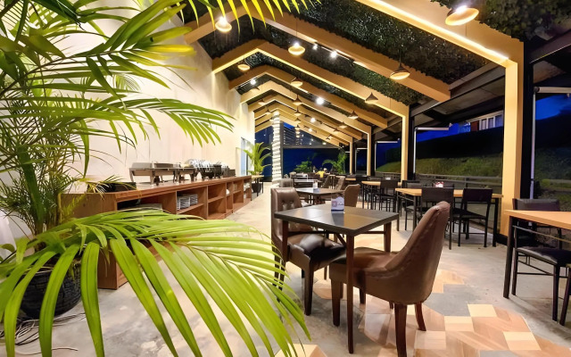 Ariandri Hotel & Resort 