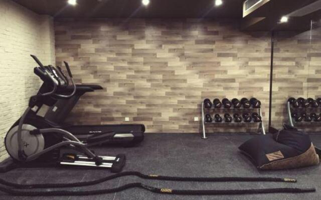 Punk Ballet Ins Hotel