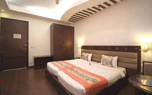 OYO Flagship 5912 Premium Nr Sikanderpur