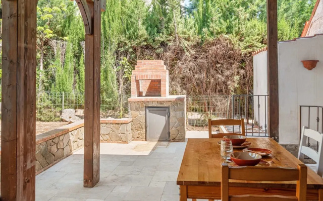 Holiday Home in Roseto Near Majestic Castle