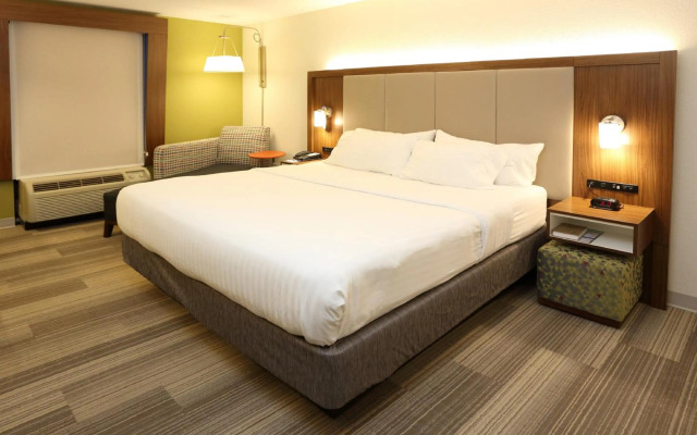 Red Roof Inn PLUS+ San Antonio Downtown - Riverwalk