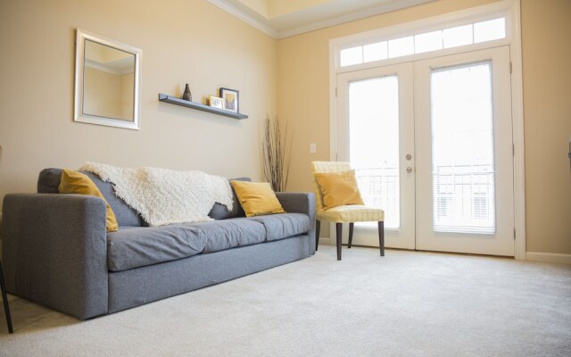 Southend 2 BR Apt near Stadium by Frontdesk