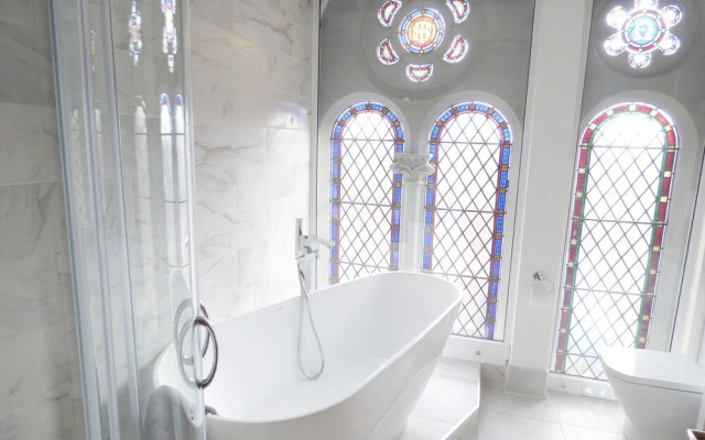 1 Chapel Place