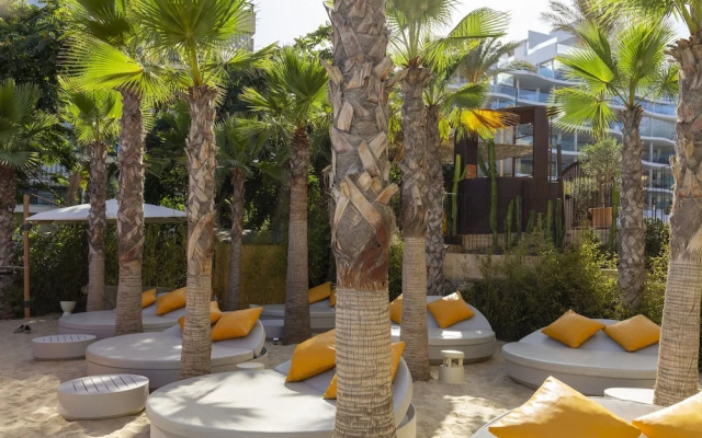 Exclusive Apartment With Garden in Higueron