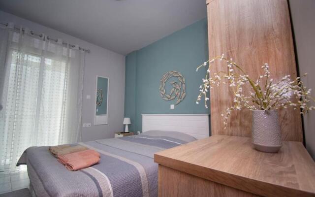Anadora 1. City center modern stylish appartment.