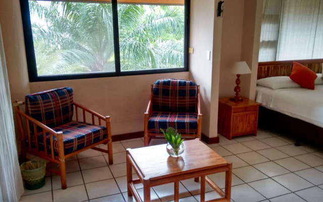 Banana Palms Hotel