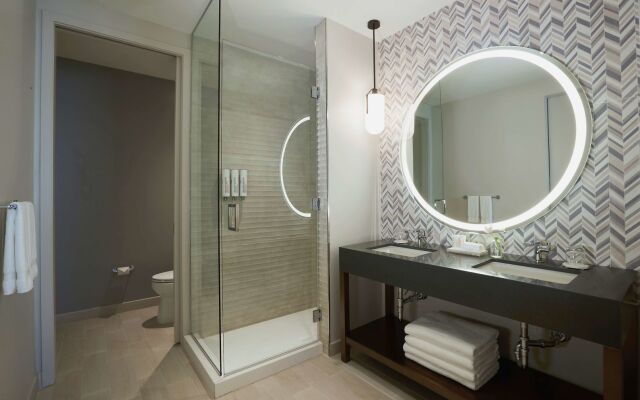 THesis Hotel Miami Coral Gables, Curio Collection by Hilton