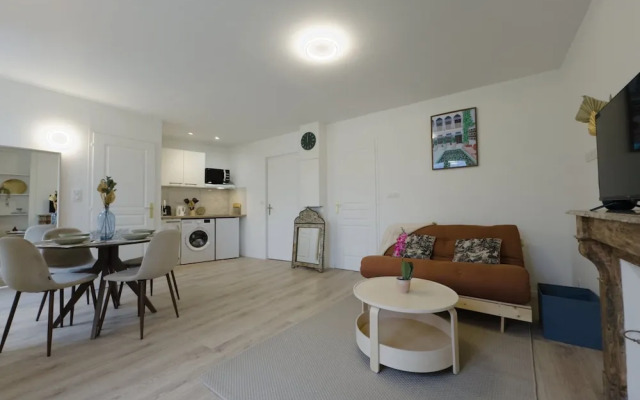 Stylish Stay in Central Le Mans