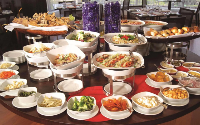 Radisson Hotel Decapolis Miraflores